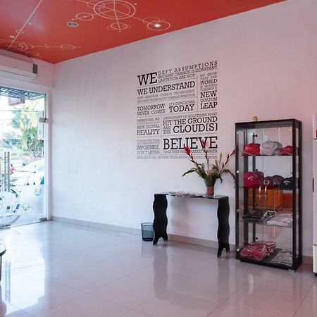 Reddoorz @ Pelita Raya Rappocini Hotel Makassar Kültér fotó